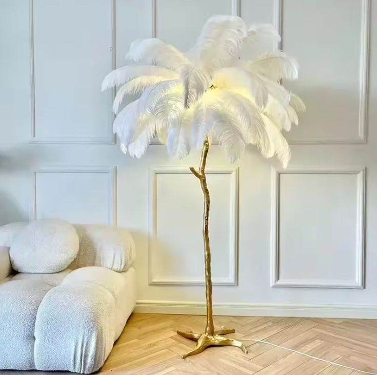 مصباح أرضي بتصميم ريش النعام